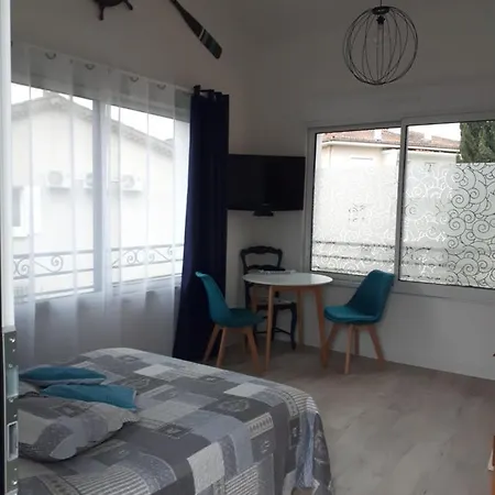 Apartment Joli Entre La Et La *
